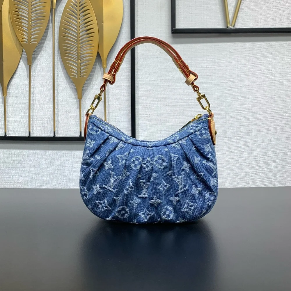 Louis Vuitton Pochette Valley Monogram Denim